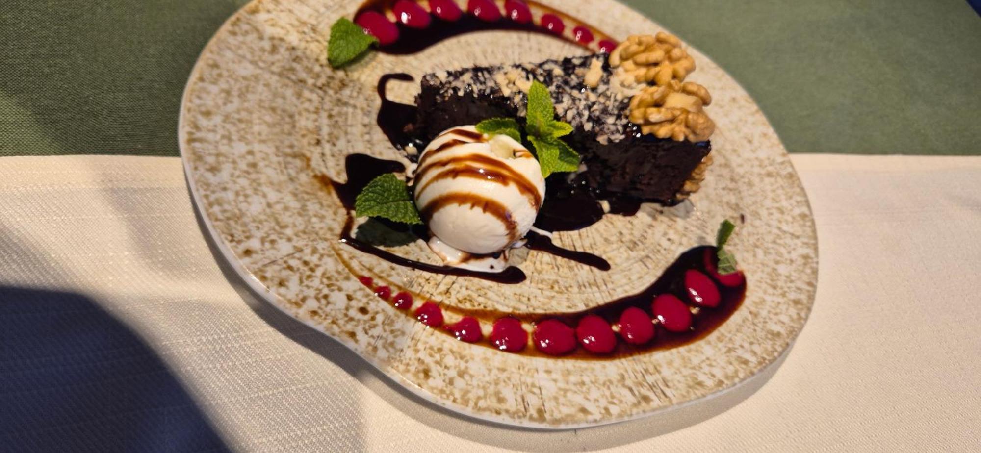 سيفان Tsaghkunk Chef House Hotel & Restaurant المظهر الخارجي الصورة
